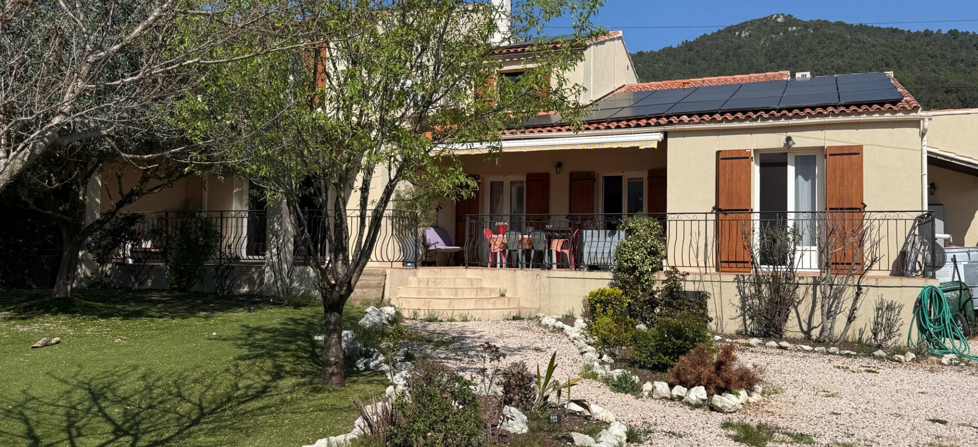 Maison individuelle 180 m2 - 2300m2 Terrain- Au calme