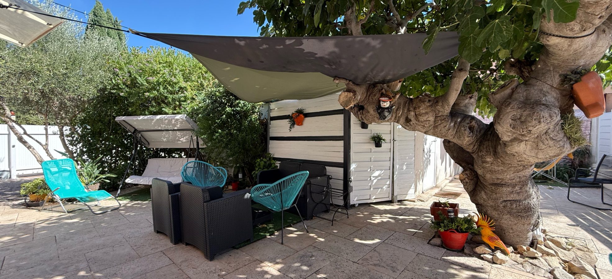 TOULON   LA SERINETTE   MAISON AU CALME AVEC JARDIN, GARAGES