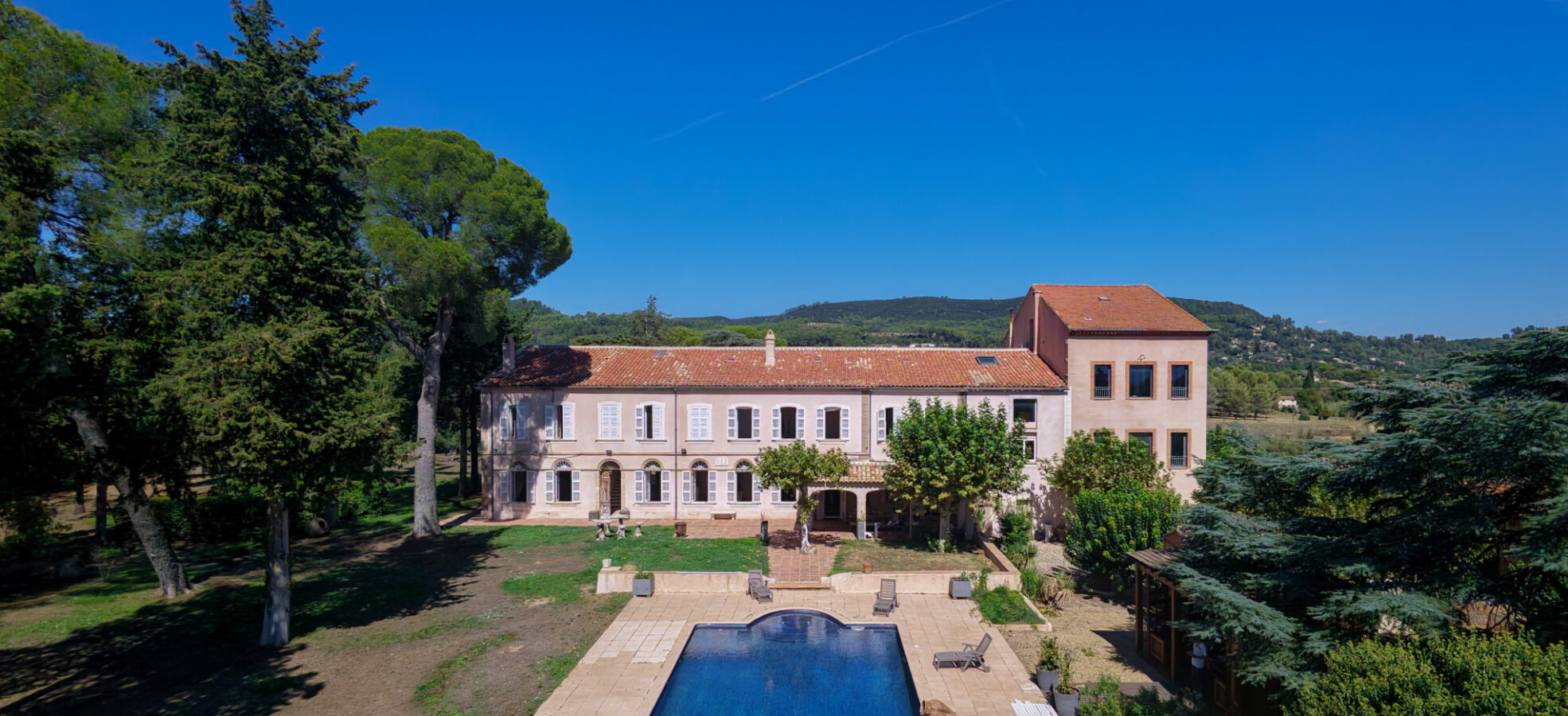 Domaine Saint-Andrieu   Propriété d'exception avec oliveraie